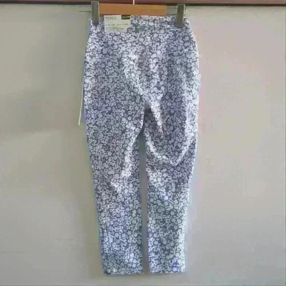 RBX  | Women's Blue/White Floral Peach Tech Flex Capri Length Leggings - Picture 3 of 4